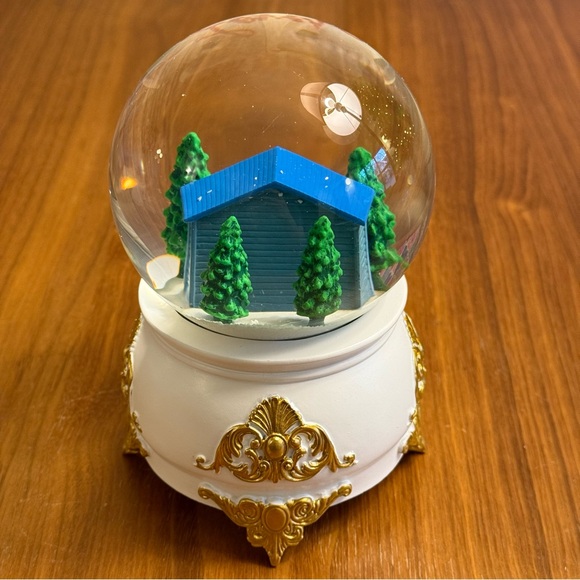 Taylor Swift Lover Snowglobe w/ box - Picture 5 of 11